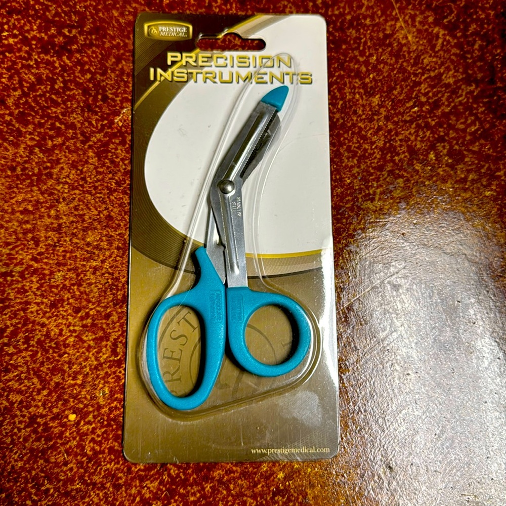 Medical scissors